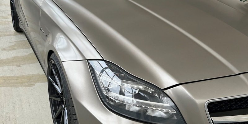 HZA-RO: Zoll stoppt Transporter mit Luxuslimousine auf Anhänger aus der Schweiz - Foto: presseportal.de