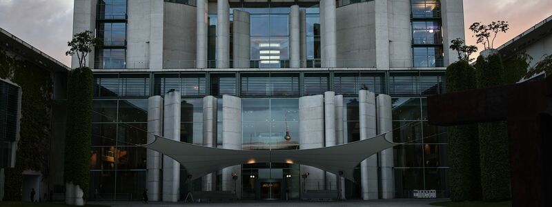 Im Bundeskanzleramt wird am Abend noch beraten. (Archivbild) - Foto: Hannes P. Albert/dpa
