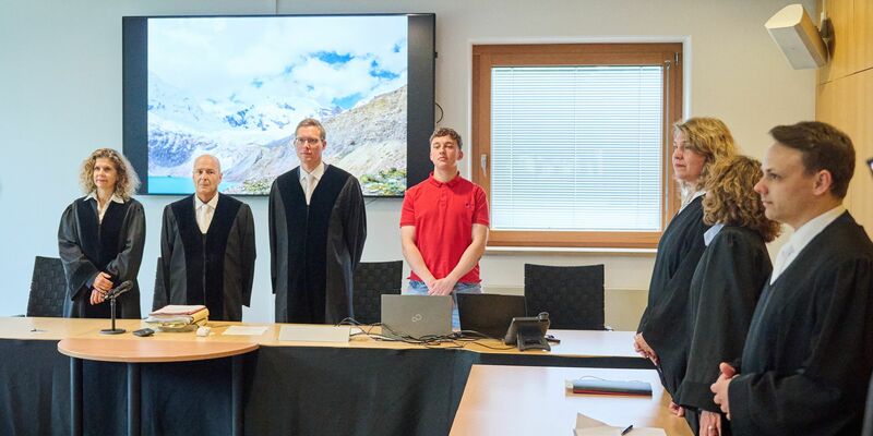 Mit dem Zivilprozess wollte der Landwirt erreichen, dass sich RWE an Kosten für Schutzmaßnahmen gegen eine mögliche Flutwelle durch den Gletschersee Palcacocha beteiligt. - Foto: Bernd Thissen/dpa