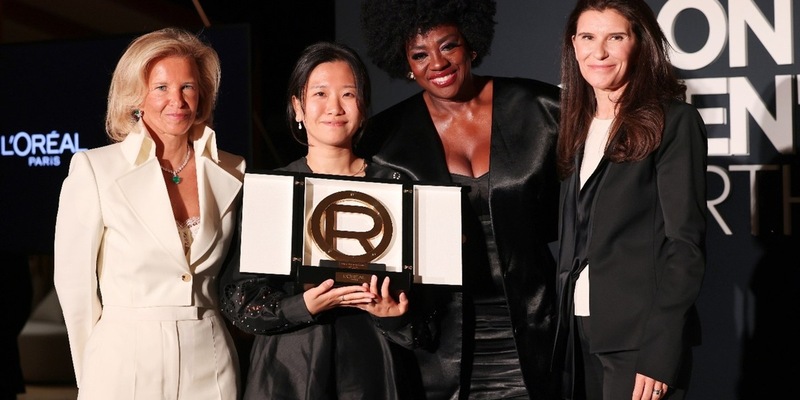 L'Oréal Paris verkündet die Gewinnerin des fünften jährlichen Lights On Women's Worth Award - ausgezeichnet wird eine vielversprechende weibliche Kurzfilmregisseurin - Foto: presseportal.de