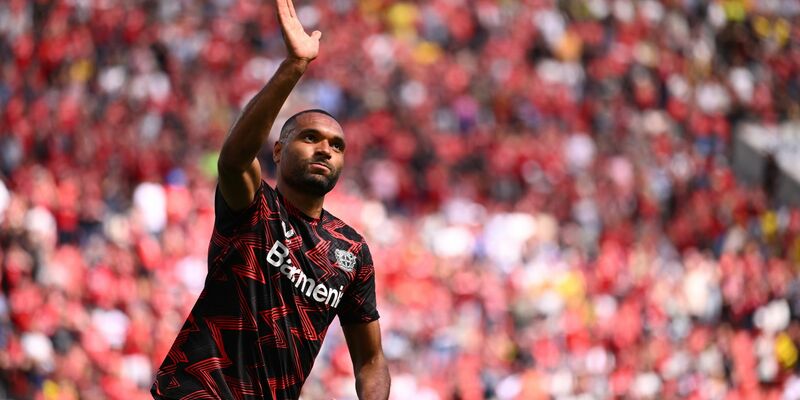  Jonathan Tah verabschiedet sich aus Leverkusen. - Foto: Marius Becker/dpa