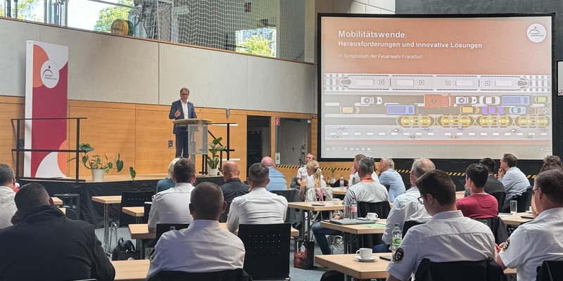 FW-F: Feuerwehr Frankfurt veranstaltet erstes Symposium zur Mobilitätswende: Fokus auf Lösungen für eine sichere Stadt von morgen - Foto: presseportal.de