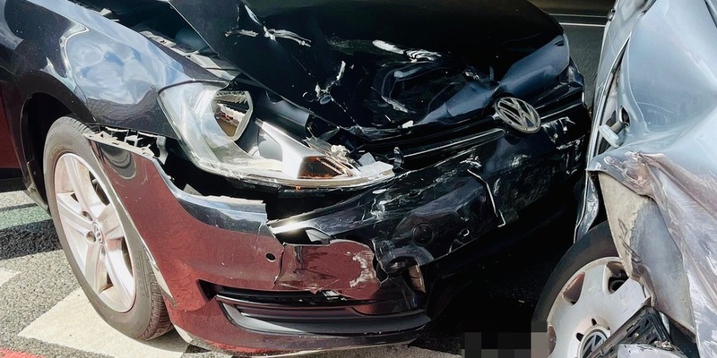 POL-DU: Duissern: Duo flüchtet nach Verkehrsunfall - Zeugen gesucht - Foto: presseportal.de