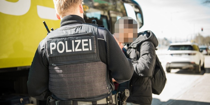 Bundespolizeidirektion München: Vollstreckungs-, Zurückweisungs- und Untersuchungshaft/ Bundespolizei bringt drei Migranten hinter Gitter - Foto: presseportal.de