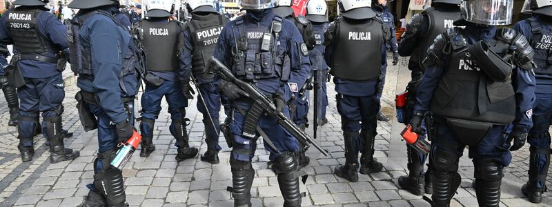 Vor dem Finale war es auf den Straßen Breslaus unruhig. - Foto: Maciej Kulczynski/PAP/dpa