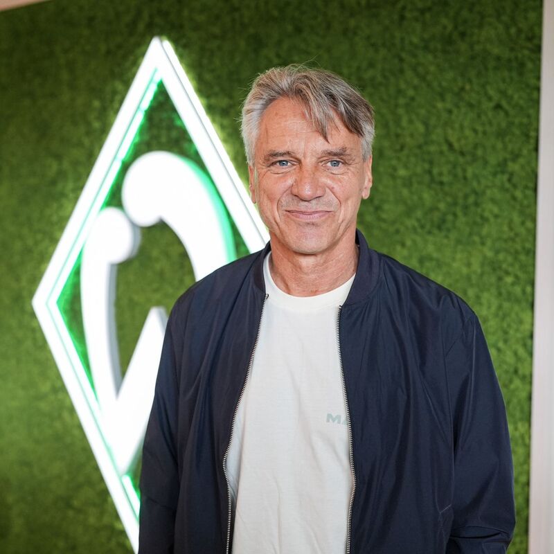 Horst Steffen wird als neuer Werder-Trainer präsentiert. - Foto: Werder Bremen/dpa