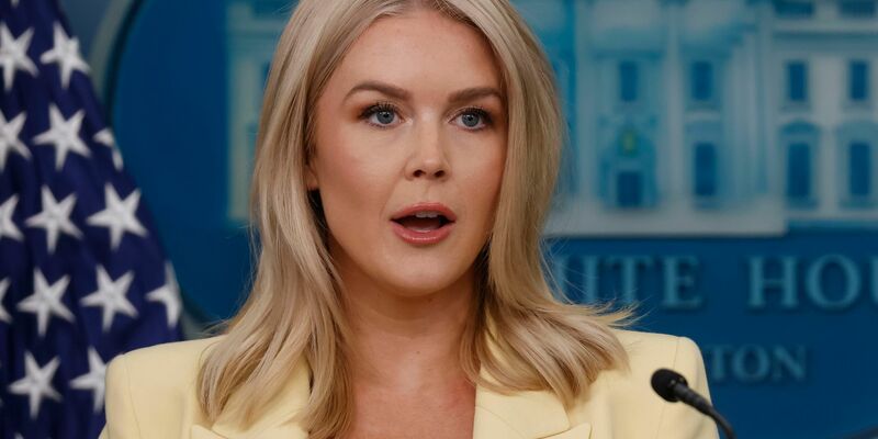 Die Pressesprecherin des Weißen Hauses, Karoline Leavitt, verteidigt die Zollpolitik des Präsidenten.  - Foto: Mehmet Eser/ZUMA Press Wire/dpa