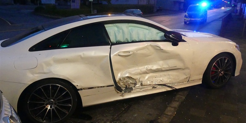 POL-GM: Unfall fordert zwei leicht Verletzte - Foto: presseportal.de