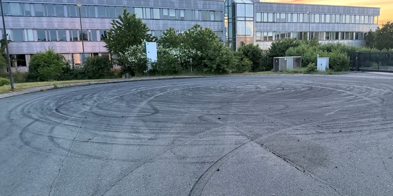 POL-DU: Duisburger Norden: Schwerpunktkontrolle - Polizei geht gegen Raser-Poser-Dater-Szene vor - Foto: presseportal.de