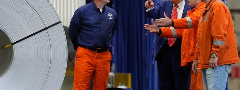 Der Preis von Stahl in den USA dürfte steigen, wenn Trump ernst macht. - Foto: Julia Demaree Nikhinson/AP/dpa