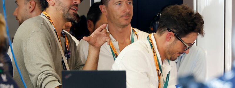 Barcelonas Stürmerstar Lewandowski ist Formel-1-Fan.  - Foto: Juan Medina/Pool Reuters/AP/dpa
