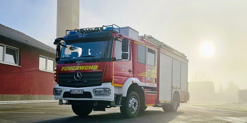 FW Hünxe: Brennendes Gebüsch - Foto: presseportal.de