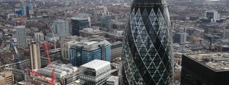 Sein Büro entwarf auch das Londoner Hochhaus «The Gherkin» (die Gurke). (Archivbild) - Foto: picture alliance / Chris Radburn/PA Wire/dpa