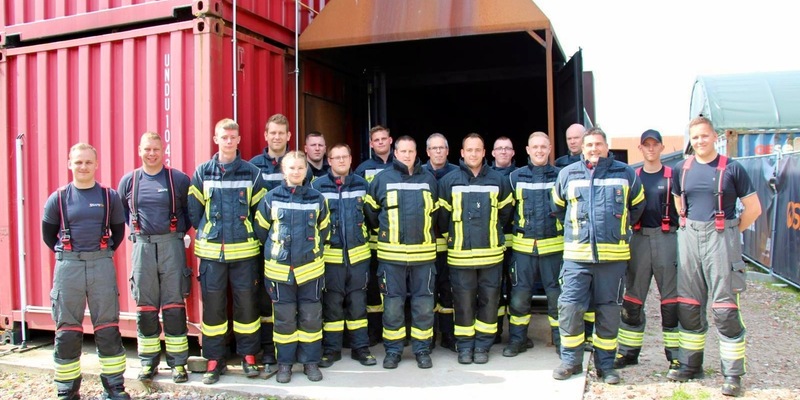 FW-OLL: Eine heiße Sache - Realbrandausbildung der Gemeindefeuerwehr Großenkneten - Foto: presseportal.de