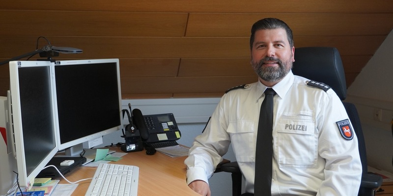 POL-GÖ: (176/2025) Polizeistation Friedland hat neuen Leiter - Inspektionsleiter Marco Hansmann begrüßt Ullrich Björn Ritzau als Nachfolger von Jörk Grote in Groß Schneen - Foto: presseportal.de