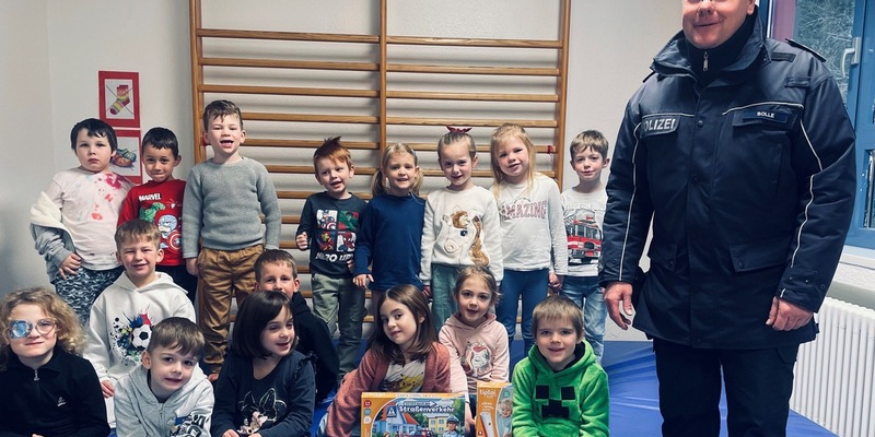 POL-PDTR: Kreisverkehrswacht und Polizei leisten Beitrag bei der Verkehrserziehung in Kindergärten im Kreis Birkenfeld - Foto: presseportal.de
