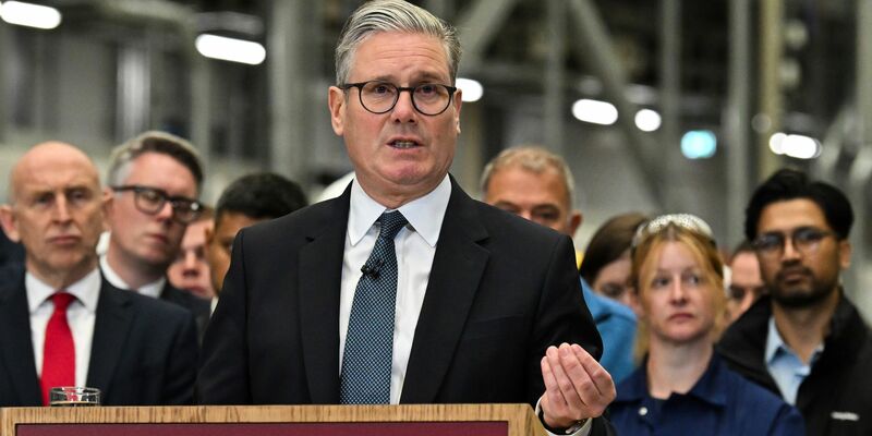 Der britische Premier will sein Land kriegsbereit machen. - Foto: Andy Buchanan/POOL AFP/AP/dpa