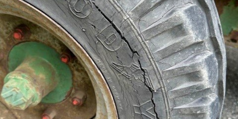 POL-LDK: Gelegenheit macht Diebe - in Autos gegriffen + Unfallflucht in der Konrad-Adenauer-Straße + Verkehrssünder unter die Lupe genommen - Foto: presseportal.de