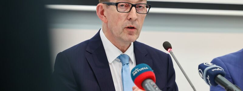 Winfried Kluth ist Professor für Öffentliches Recht an der Martin-Luther-Universität Halle-Wittenberg und derzeit Vorsitzender des Sachverständigenrats für Integration und Migration. (Archivbild) - Foto: Peter Gercke/dpa-Zentralbild/dpa