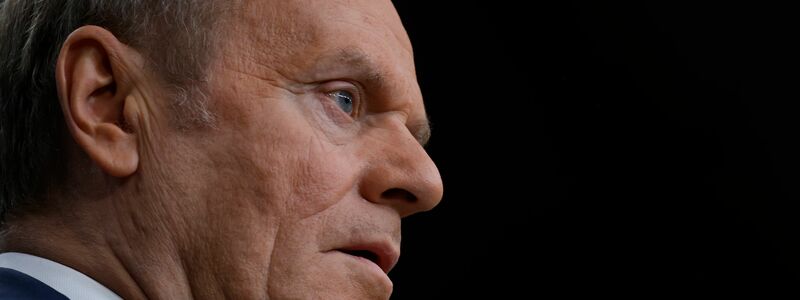 Polens Regierungschef Donald Tusk ist nach der Niederlage seines Kandidaten bei der Präsidentenwahl unter Druck. (Archivbild) - Foto: Omar Havana/AP/dpa
