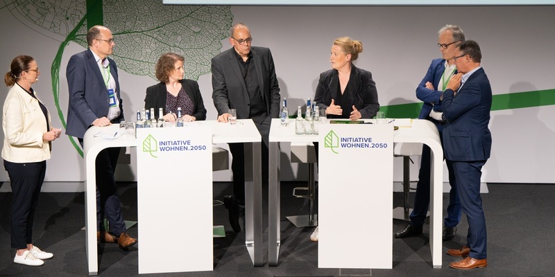 Mit Maß und Mitte aktuellen Herausforderungen stellen / 5. Fachkongress der Initiative Wohnen.2050: Netzwerktreffen der Wohnungswirtschaft - Foto: presseportal.de