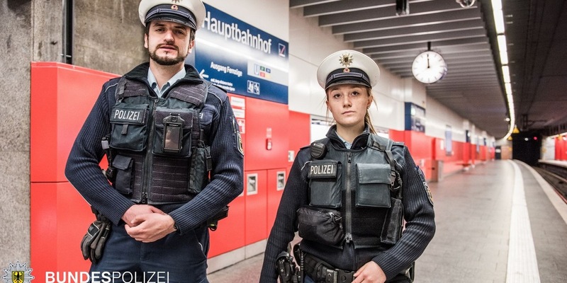 Bundespolizeidirektion München: Heftige Auseinandersetzung unter Frauen - Foto: presseportal.de