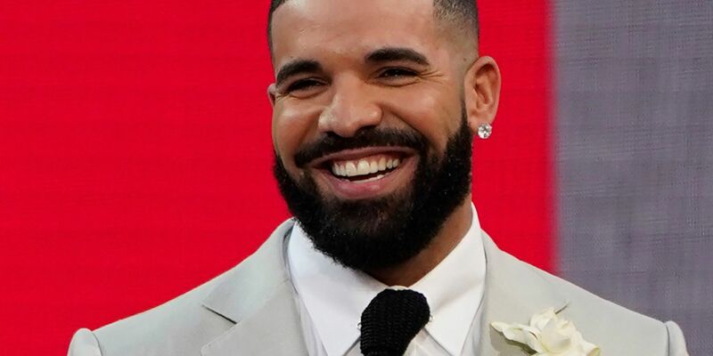 Rapper Drake soll im Sommer insgesamt neun Konzerte in Europa und Großbritannien geben. (Archivbild) - Foto: Chris Pizzello/Invision/AP/dpa