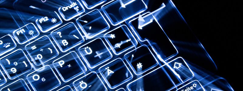 Die Täter sitzen bei Cyberstraftaten oft im Ausland. (Symbolbild) - Foto: Sebastian Gollnow/dpa