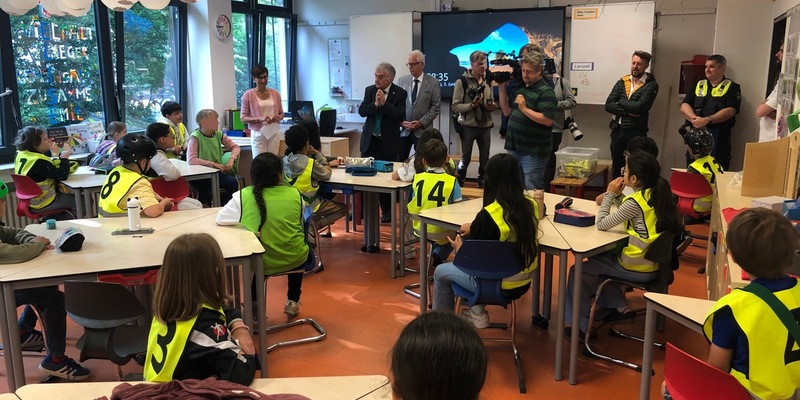 POL-ME: Innenminister Herbert Reul beim Aktionstag sicher. mobil. leben - Kinder im Blick - 2506013 - Foto: presseportal.de