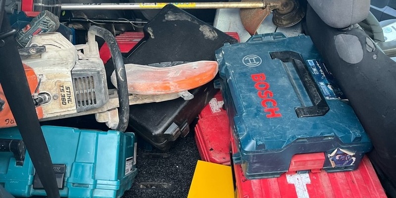 POL-HA: 1. Fortschreibung nach Festnahmen wegen des Verdachts des besonders schweren Falls des Diebstahls - Wem gehören diese Baumaschinen? - Foto: presseportal.de