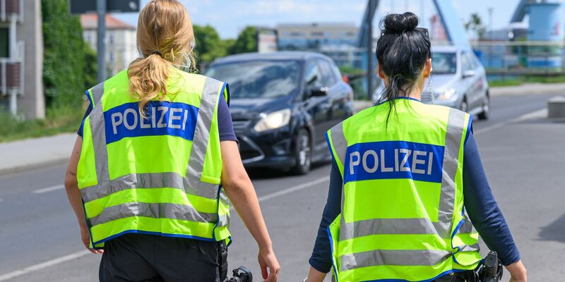 Die Zurückweisungen von Asylsuchenden an den deutschen Grenzen sind umstritten. (Archivbild) - Foto: Patrick Pleul/dpa