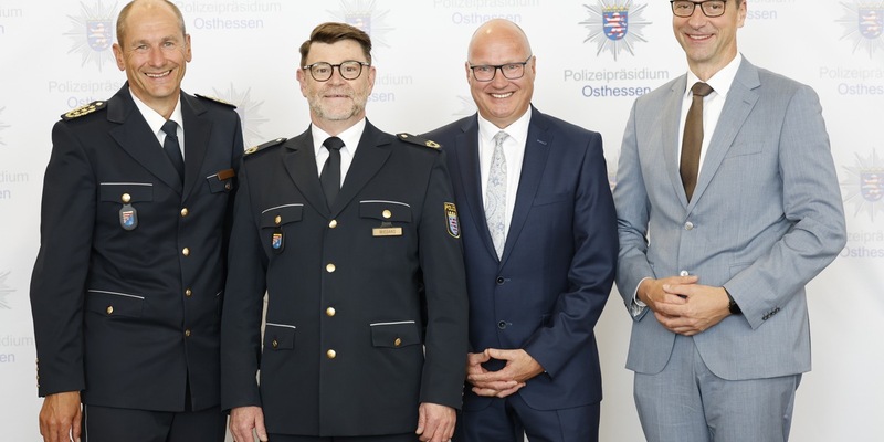 POL-OH: Amtswechsel im Polizeipräsidium Osthessen / Abteilungsdirektor Theo Wiegand in den Ruhestand verabschiedet - Stippich folgt - Foto: presseportal.de