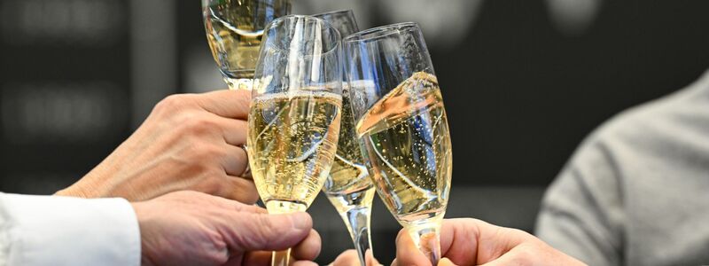 In anderen Ländern, zum Beispiel in den USA, machen die Menschen mehr aus ihren Ersparnissen, weil sie mehr auf Aktien setzen. (Symbolbild) - Foto: Arne Dedert/dpa