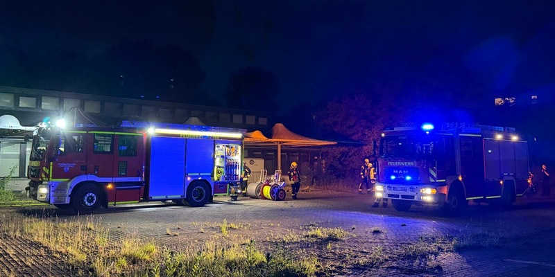 FW Leichlingen: Brand in ehemaliger Förderschule - Foto: presseportal.de