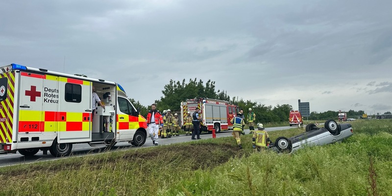 FW Weinheim: Verkehrsunfall auf der Kreisstraße 4229 bei Sulzbach - Fahrzeug überschlägt sich - Foto: presseportal.de