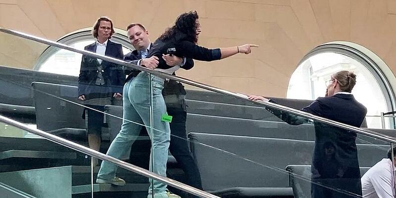 Besucherin stört Bundestagssitzung am 04.06.2025 - Foto: über dts Nachrichtenagentur