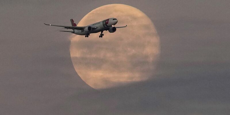Werden die Regeln für Entschädigungen von Fluggästen gelockert? - Foto: Armando Franca/AP/dpa