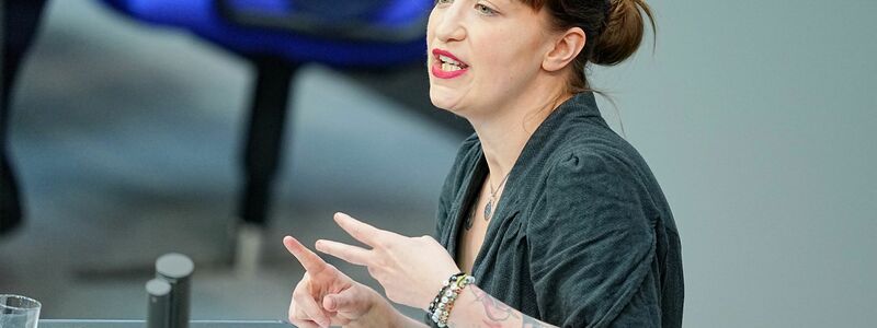 Linke-Politikerin Heidi Reichinnek kritisiert die Diätenanhebung.  - Foto: Michael Kappeler/dpa