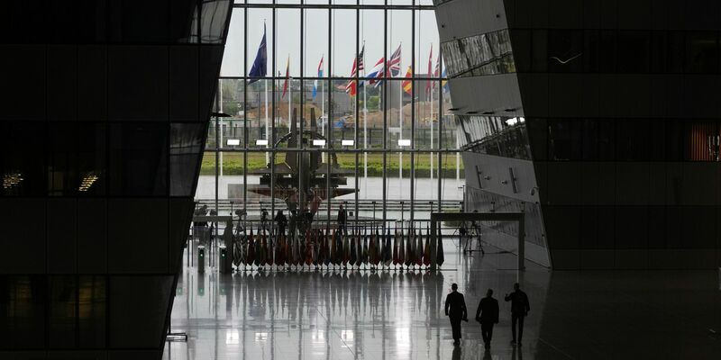 Sollen die Verteidigungsausgaben in allen Nato-Staaten auf fünf Prozent des Bruttoinlandsproduktes (BIP) steigen? - Foto: Virginia Mayo/AP/dpa