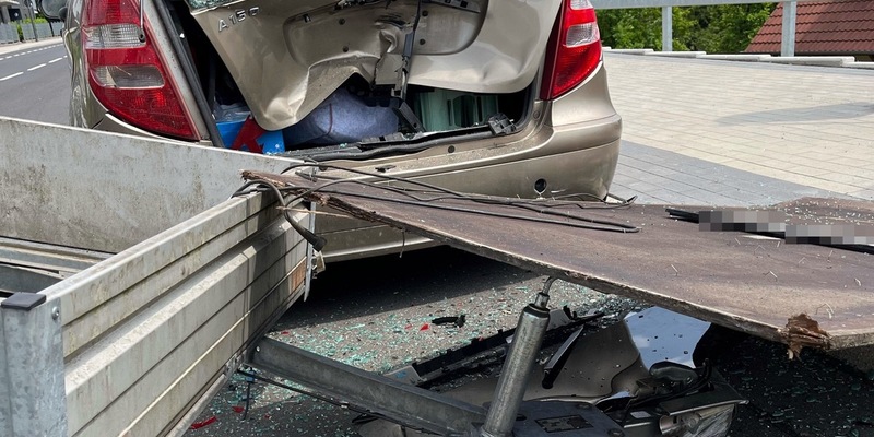 POL-RBK: Overath - Verkehrsunfall mit hohem Sachschaden in Heiligenhaus - Foto: presseportal.de