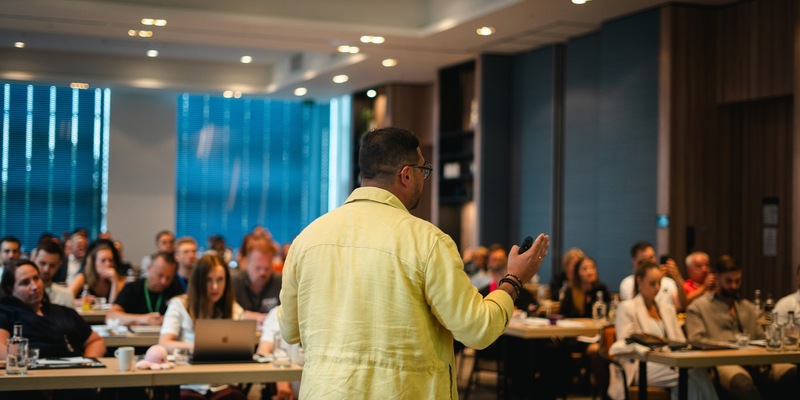 Handwerk goes viral: Wie TikTok und Instagram gegen den Azubi-Mangel wirken - Foto: presseportal.de
