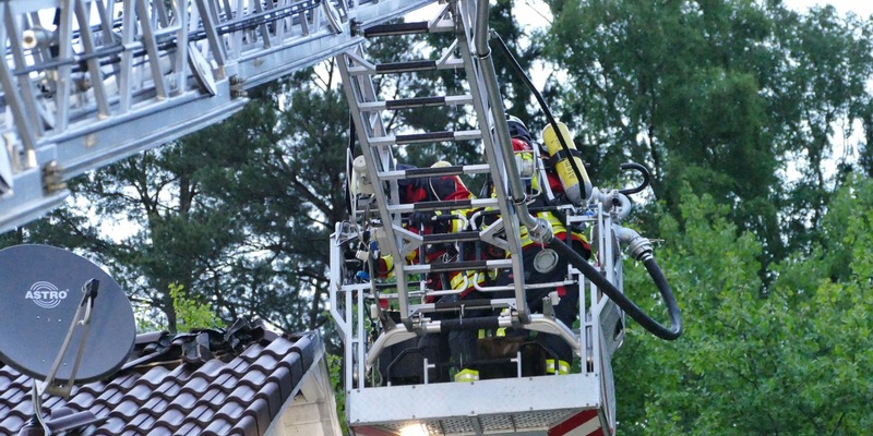 FW Stockach: Brand eines Dachstuhls - Foto: presseportal.de