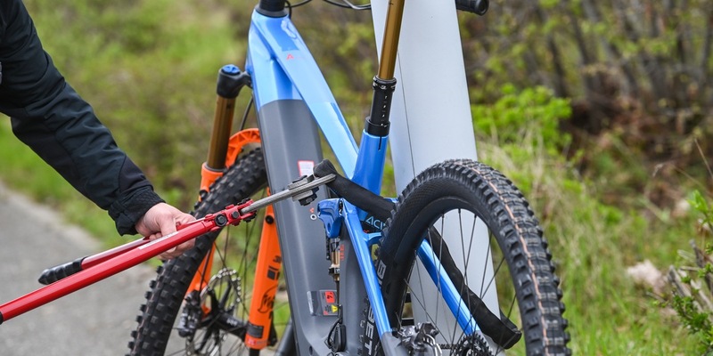 Unfall oder Diebstahl: Passgenauer Schutz für das Bike - Foto: presseportal.de