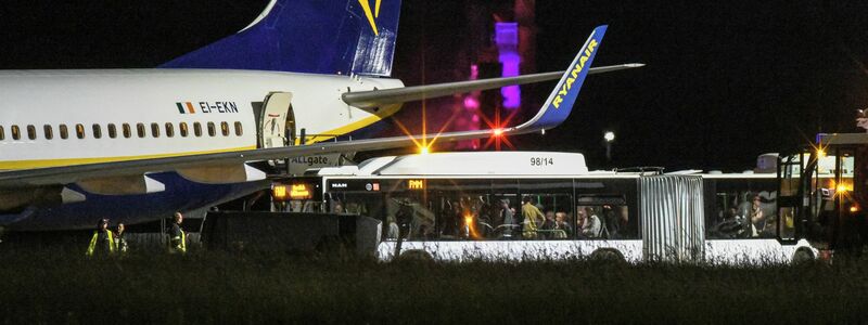 Das Unwetter über Süddeutschland zwang eine Ryanair-Maschine zum außerplanmäßigen Stopp. - Foto: Jason Tschepljakow/dpa/dpa-tmn