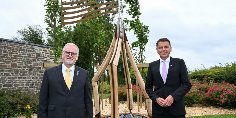 Marigny: Volksbund eröffnet Ausstellung und weiht mit der Stiftung Würth Gedenkzeichen ein - Foto: presseportal.de