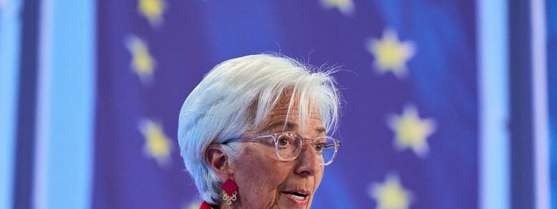 EZB-Präsidentin Christine Lagarde will ihre Amtszeit zu Ende bringen - entgegen jüngster Spekulationen - Foto: Michael Probst/AP/dpa