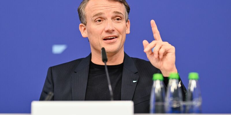 SAP-Chef Klein wehrt sich gegen Kritik wegen gestrichener Frauenquote. (Archivbild) - Foto: Uwe Anspach/dpa