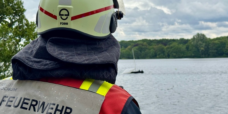 FW-BO: Gekentertes Segelboot auf dem Kemnader See führt zu Feuerwehreinsatz - Foto: presseportal.de