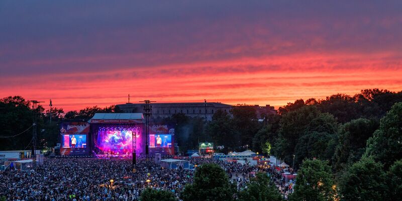 Auch die Besucher von Rock im Park müssen sich in Nürnberg auf Regen einstellen. - Foto: Daniel Karmann/dpa