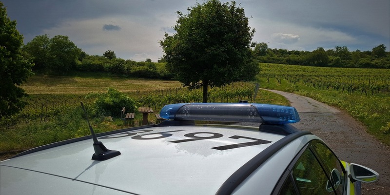 POL-PDNW: Auto fährt Schlangenlinien - Foto: presseportal.de